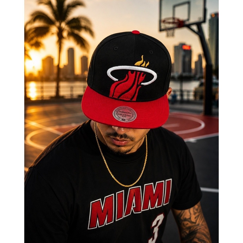Mitchell & Ness Miami Heat Hardwood Classics Snapback Hat‎ Black Red NWT